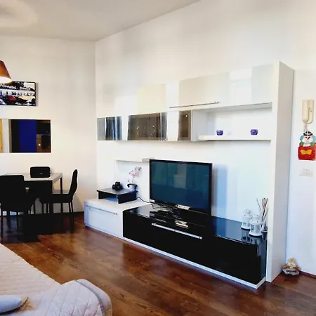 Lola In Apartmán *